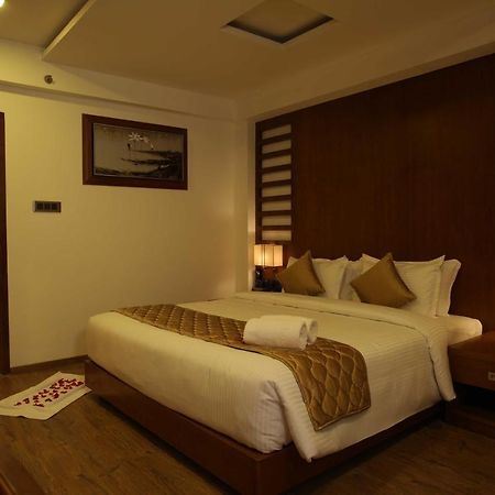 Hotel Karthika Park Kazhakuttam Eksteriør billede