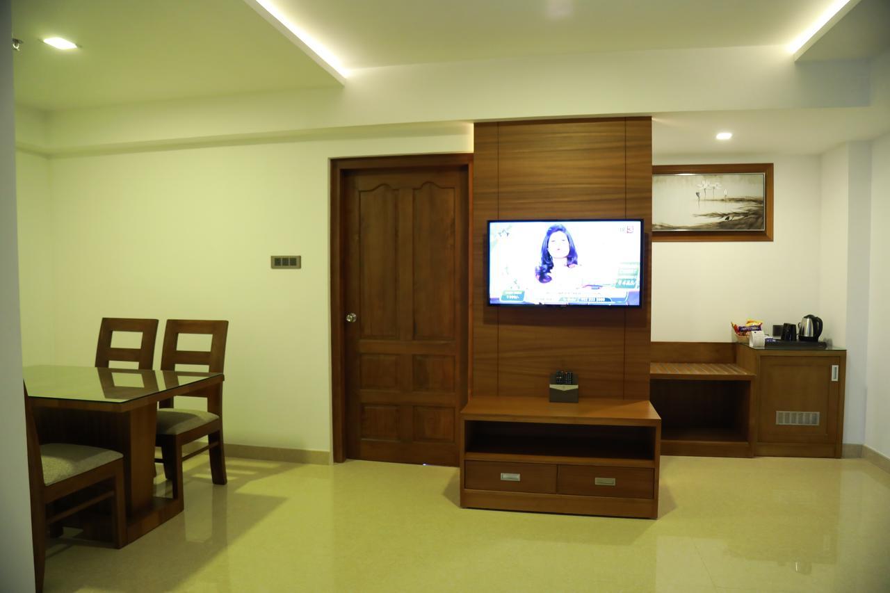 Hotel Karthika Park Kazhakuttam Eksteriør billede