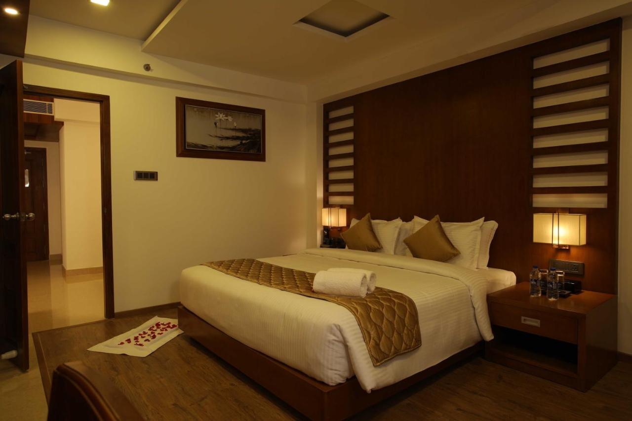 Hotel Karthika Park Kazhakuttam Eksteriør billede